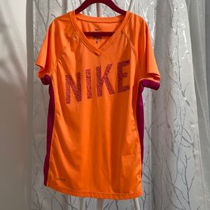 NIKE DRI-FIT Shirt